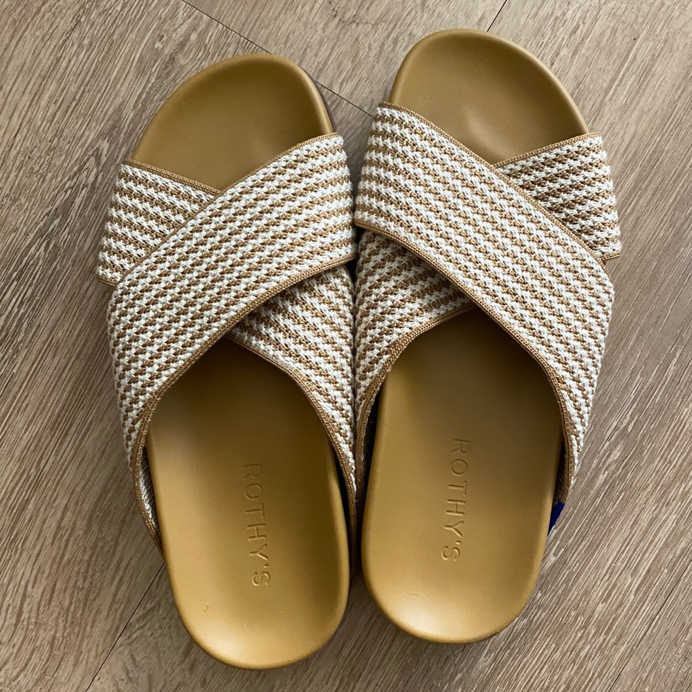 Rothy's The Weekend Slide Sandals in Beige/Tan in Size 5 - Summer Preppy Luxe